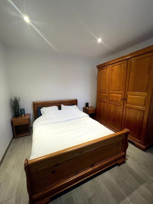 Maisonnette Des Douves Plein Centre 1 A 4 Voyageurs Malestroit Екстериор снимка
